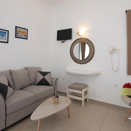 Thira'S Dolphin Aparthotel Ακρωτήρι Εξωτερικό φωτογραφία